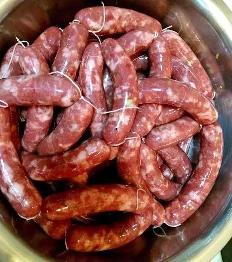 香肠制作爆料方法窍门视频,视频揭秘香肠制作窍门与技巧